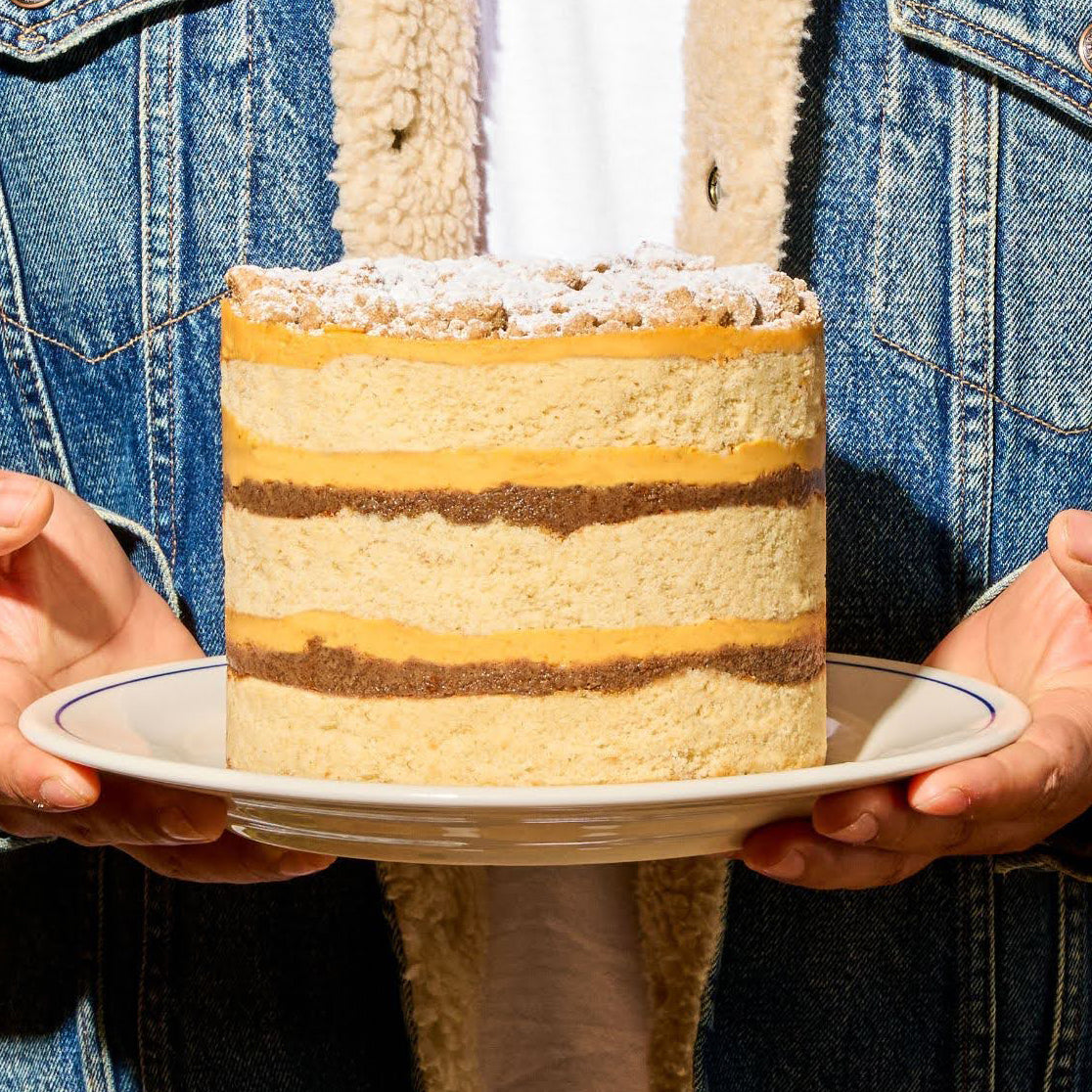 PumpkinCoffeeCakeCake_PDP_01_6f4d3448-ed19-4868-b0a7-e0cad3c95382